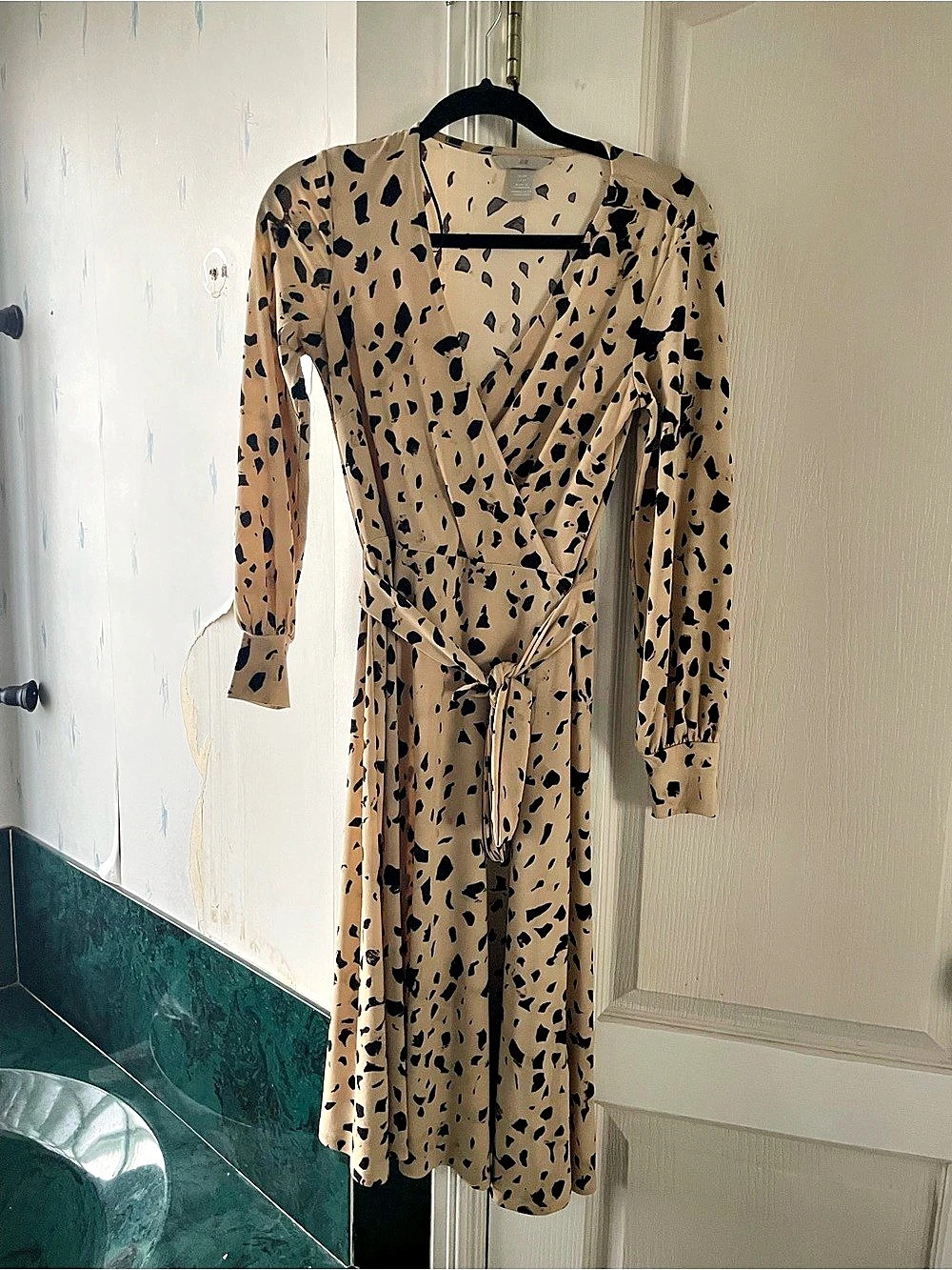 H&M Animal Print Midi Dress Size XS Like New
